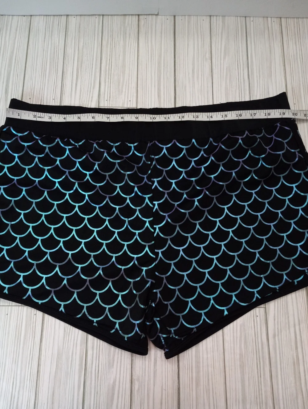Torrid Mermaid Scale Print Women's Swim Shorts Plus Size 3X - Picture 5 of 6